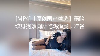 大学女厕偷拍破洞裤长发学妹两片突出的唇肉