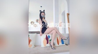 女士私人享受SPA服务，躺在床上被大哥全身按摩揉奶子抠逼按摩棒摩擦骚穴，口交大哥的鸡巴被大哥爆草干通透