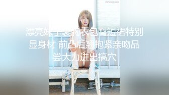 ❤️贵在真实，年轻小姐姐聚集地，游泳馆女士换衣淋浴间内部曝光，环肥燕瘦好多白花花的胴体，每个角落都拍一遍